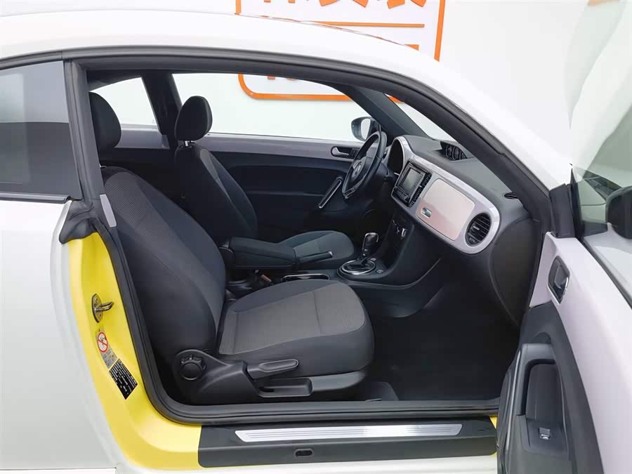 Volkswagen Beetle 2013 car image #24