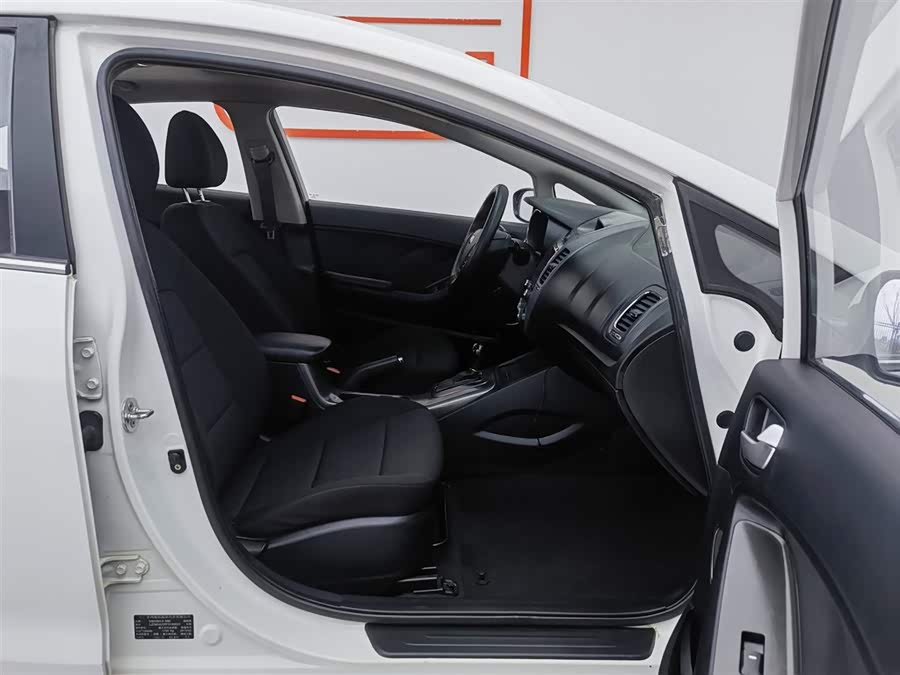 Kia K3 2015 car image #24