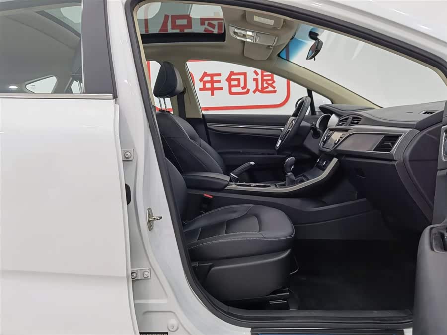 GEELY 2018 car image #24