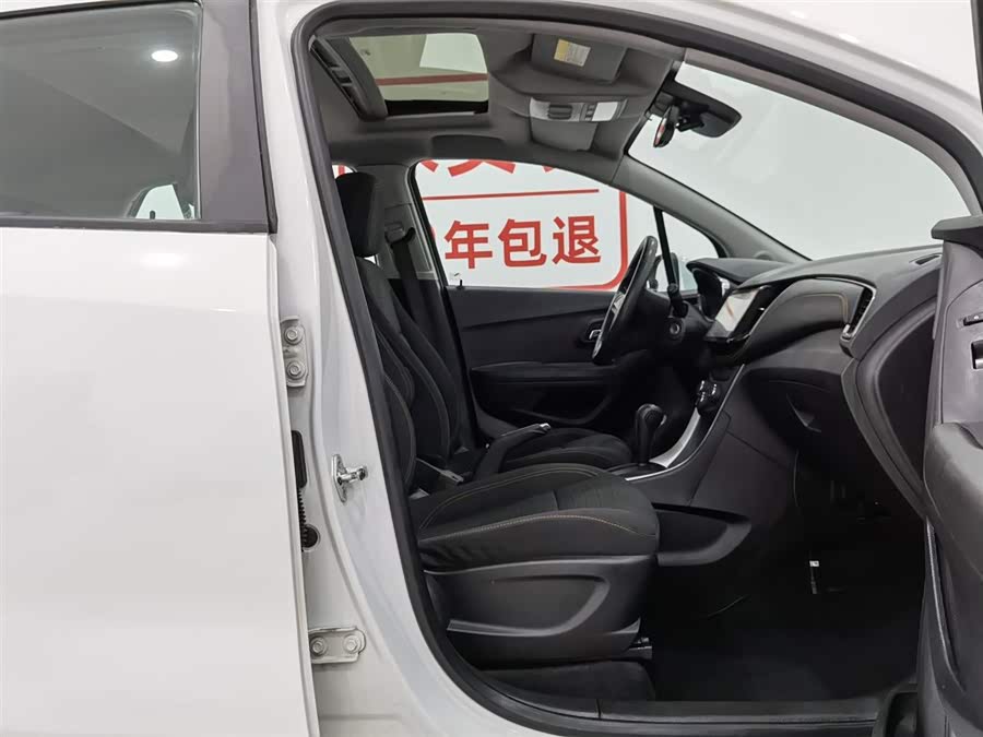 Chevrolet Tracker 2017 car image #24