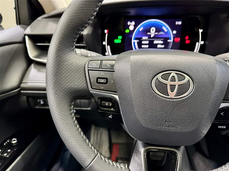 Toyota Camry 2025 car image #24