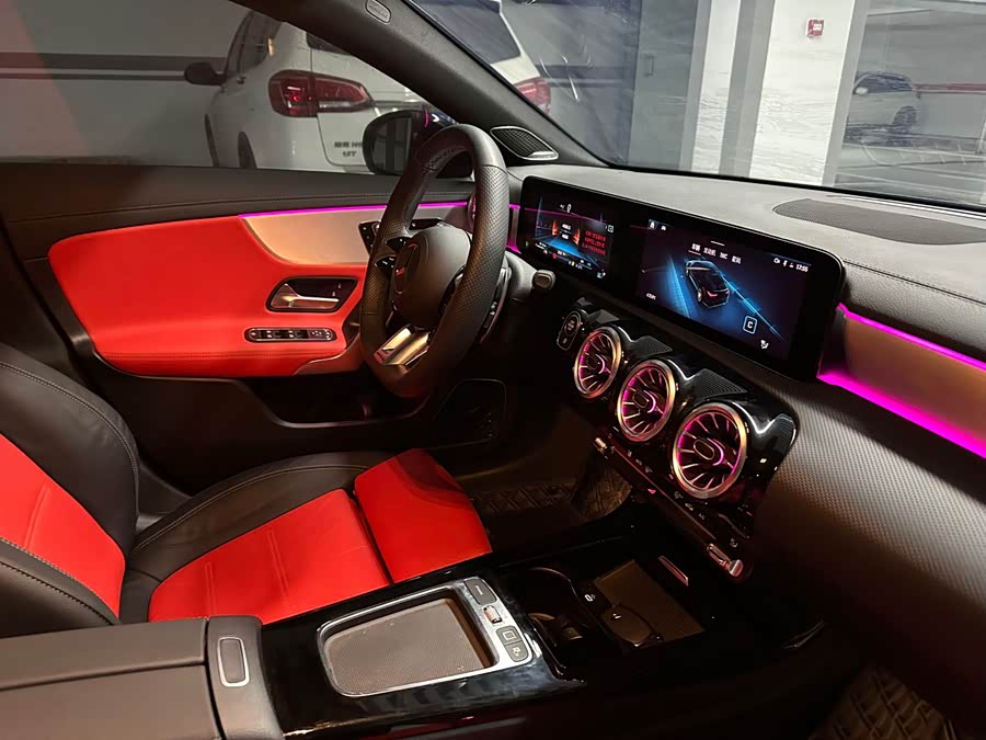 Mercedes-Benz CLA AMG 2025 imagem de carro #24