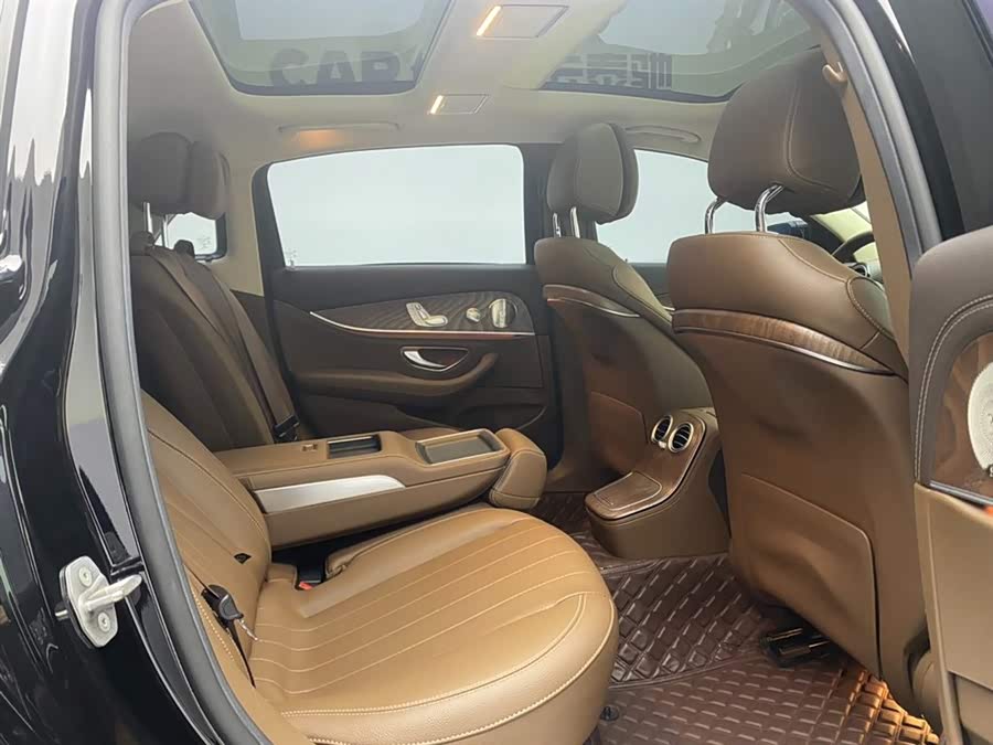 Mercedes-Benz E Class 2023 car image #24