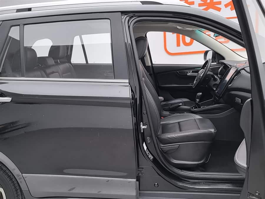 SWM X7 2019 صورة سيارة #24