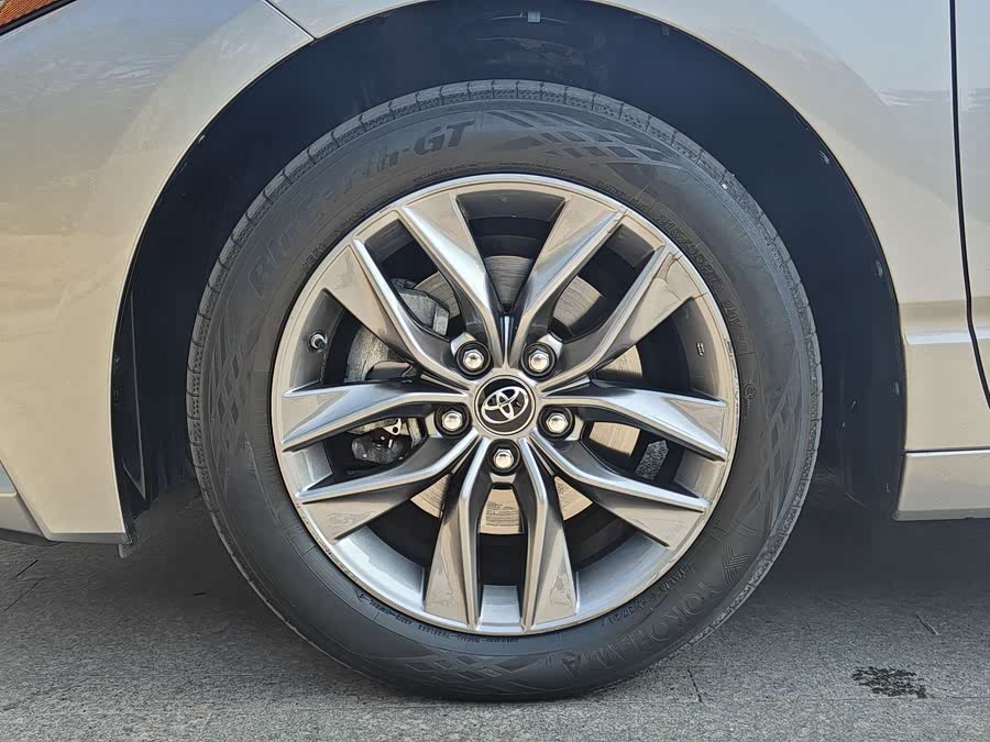 Toyota Avalon 2021 car image #24
