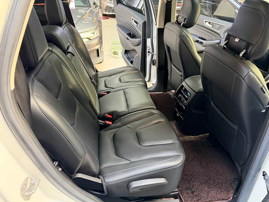 Ford Edge 2018 immagine di auto #24