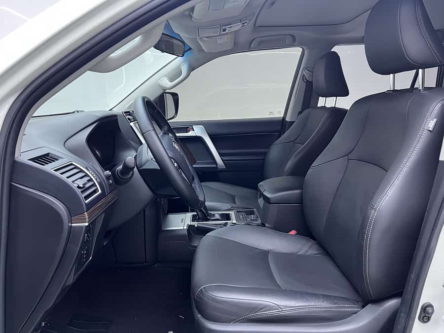 Toyota Land Cruiser Prado 2019 #24 Toyota Land Cruiser Prado 2019 car image #24