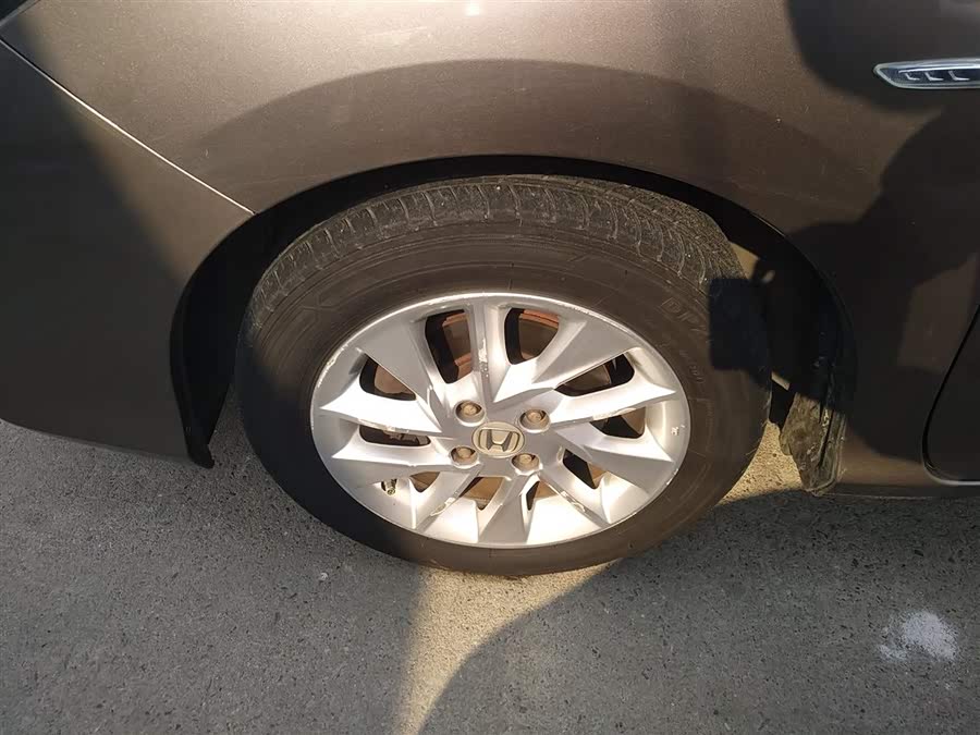 Honda Greiz 2015 car image #24