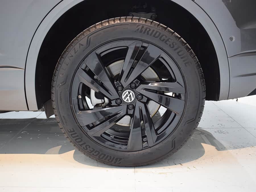 Volkswagen Touareg 2022 #24 Volkswagen Touareg 2022 car image #24