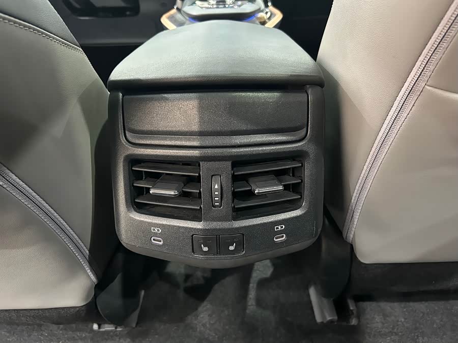 Toyota bZ3 2023 immagine di auto #24