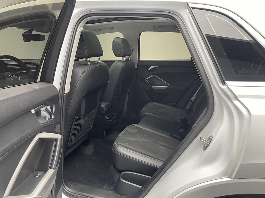 Audi Q3 2022 imagem de carro #24