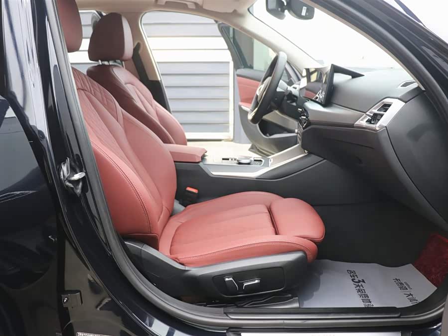BMW i3 2024 car image #24