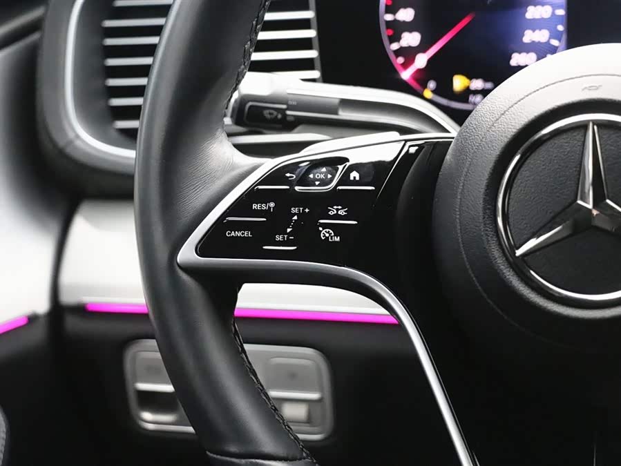 Mercedes-Benz GLE Coupe 2024 صورة سيارة #24