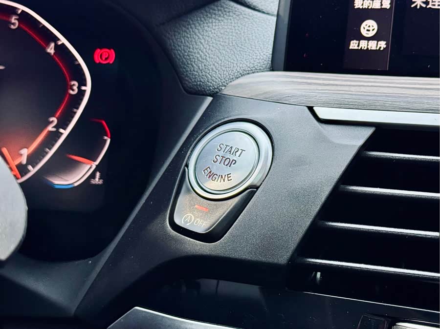 BMW X3 2019 car image #24