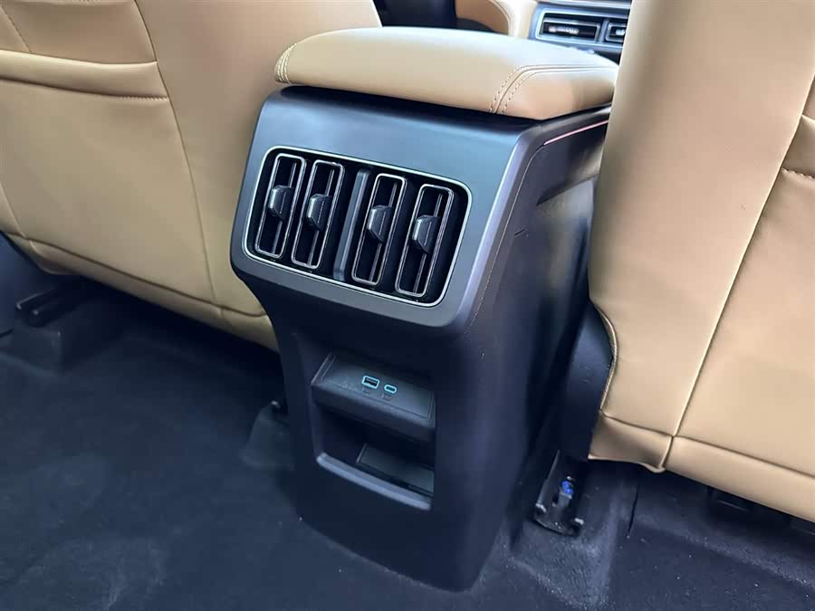 BYD SongL DM-i 2024 car image #24