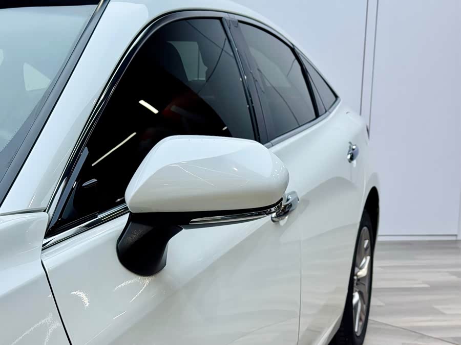 Toyota Avalon 2022 car image #24