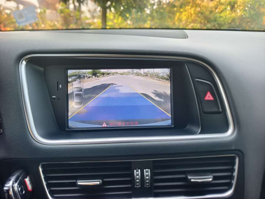 Audi Q5 2015 car image #24