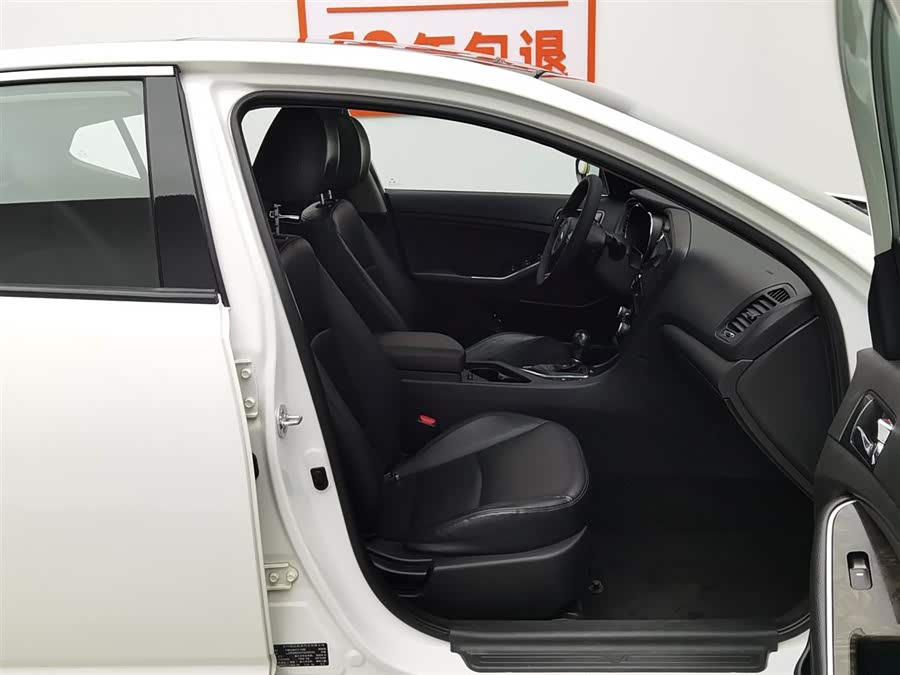 Kia K5 2015 car image #24