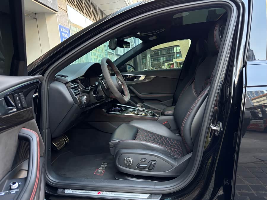 Audi RS 4 2022 immagine di auto #24