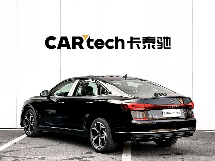 Volkswagen Passat 2025 immagine di auto #24