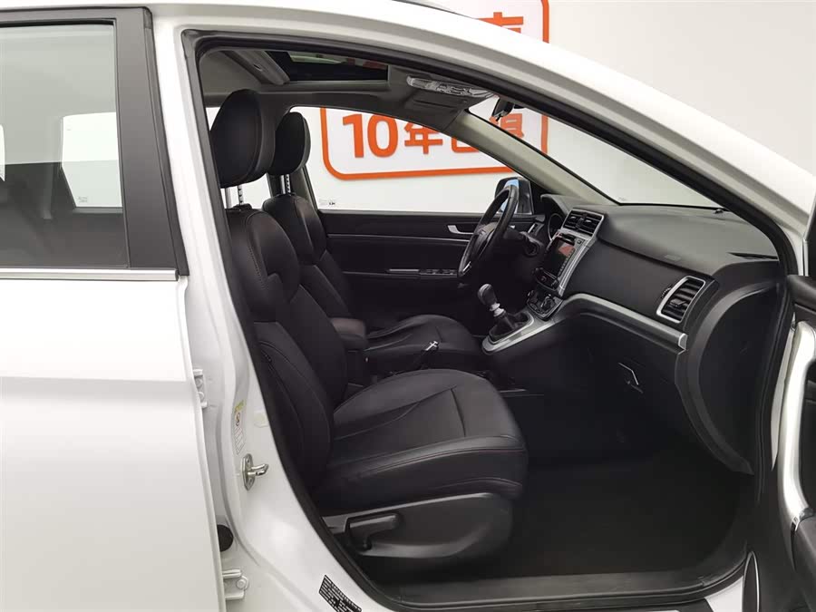 Haval M6 2017 car image #24