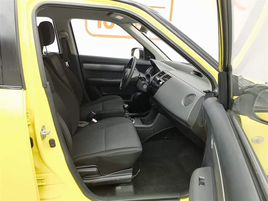 Suzuki Swift 2012 car image #24