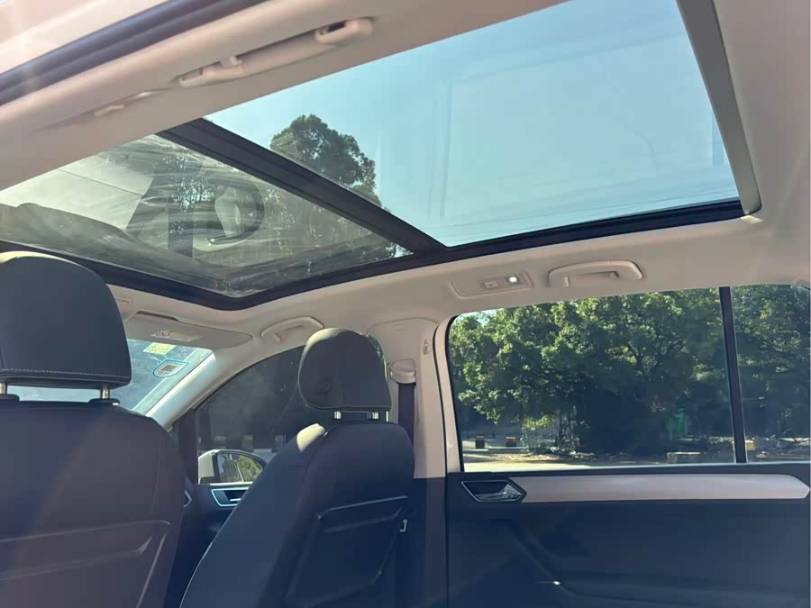 Volkswagen Touran 2019 #24 Volkswagen Touran 2019 car image #24