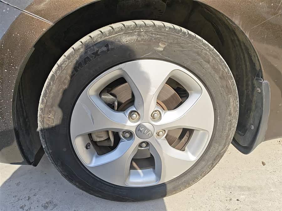 起亚 佳乐 2015 汽车图片 #24