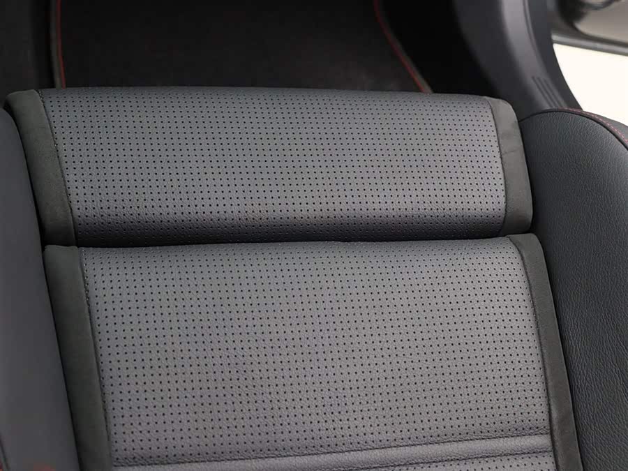 Mercedes-Benz C AMG 2018 immagine di auto #24