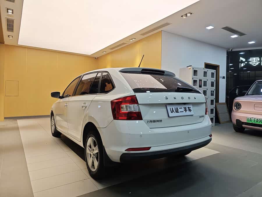 Skoda Rapid Spaceback 2019 car image #24
