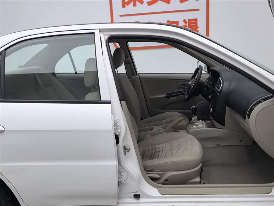 Soueast V3 Lingyue 2016 car image #24