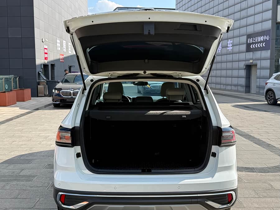 Volkswagen Tharu 2023 car image #24