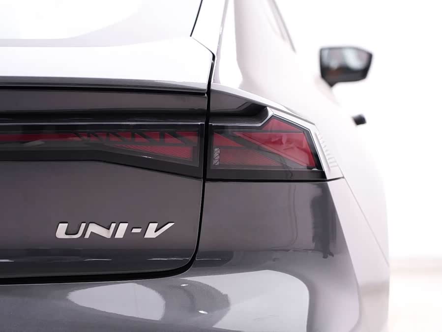 Changan UNI-V 2023 immagine di auto #24