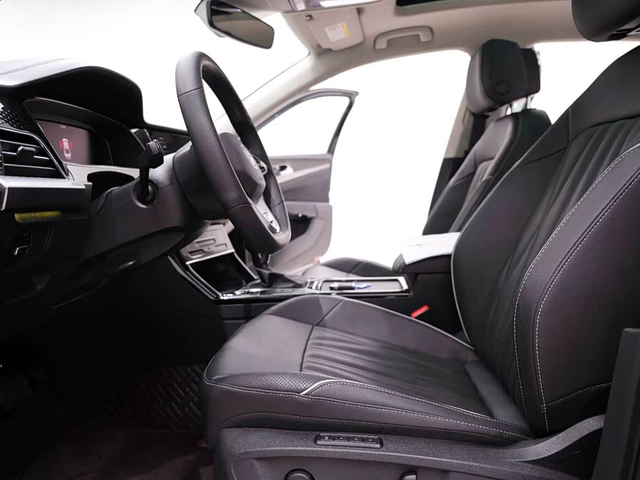 Volkswagen Passat 2023 immagine di auto #24