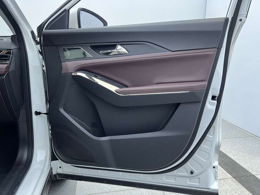 JAC X8 PLUS #24 JAC X8 PLUS صورة سيارة #24