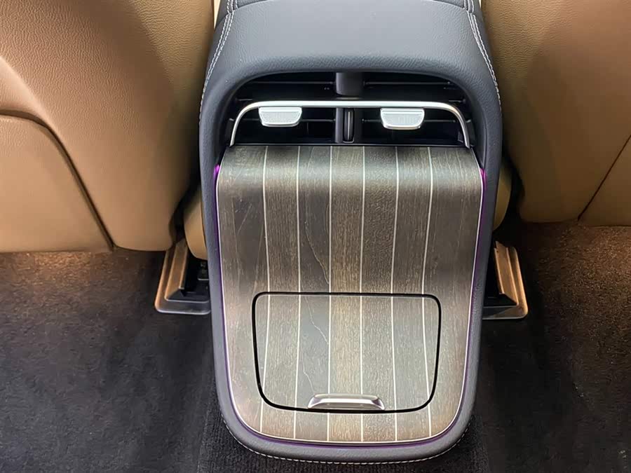 Mercedes-Benz E Class 2024 car image #24