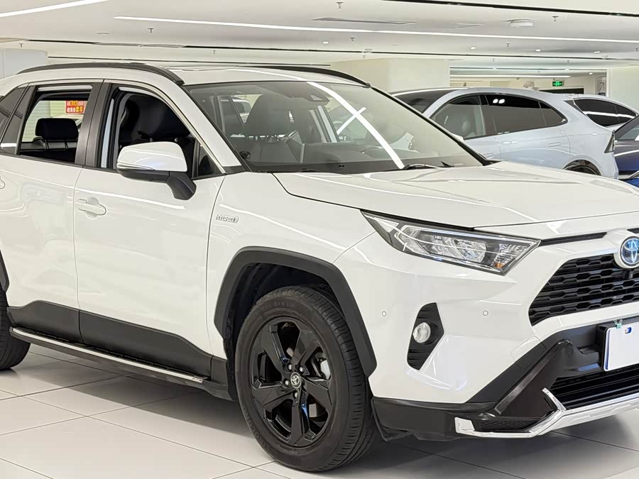 Toyota RAV4 2021 car image #24