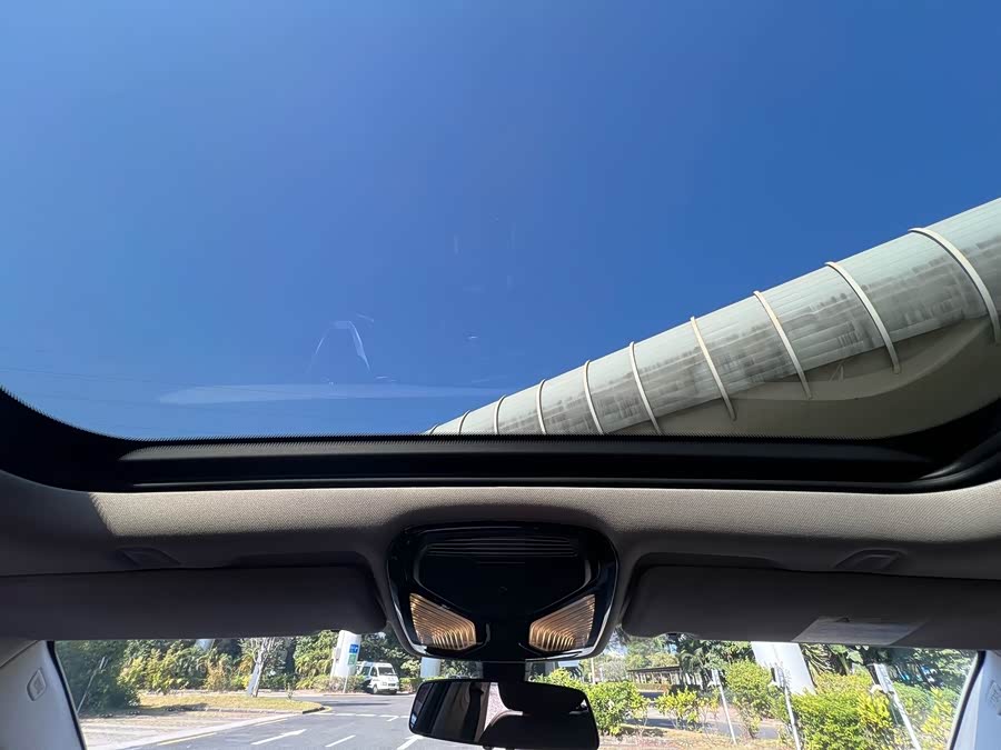 BMW 5 Series New Energy 2019 car image #24