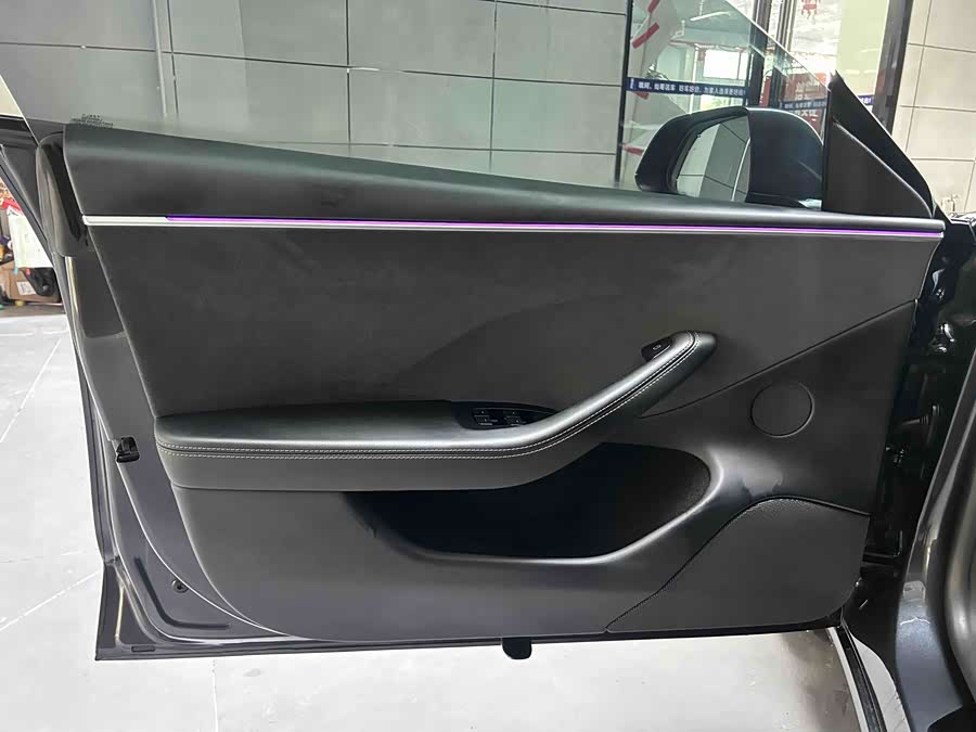 Tesla Model 3 2024 car image #24