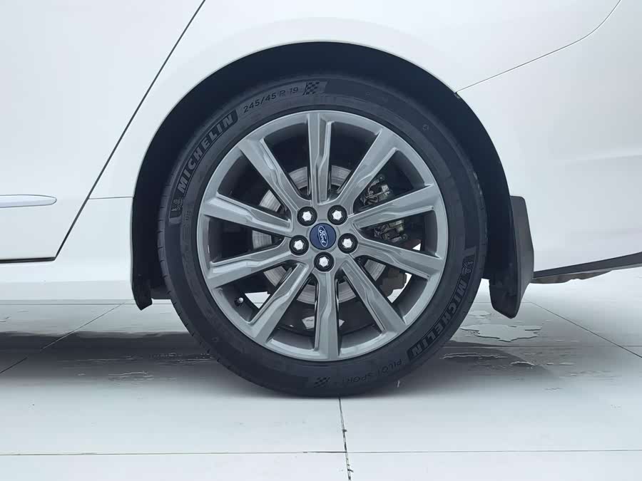 Ford Taurus 2019 car image #24