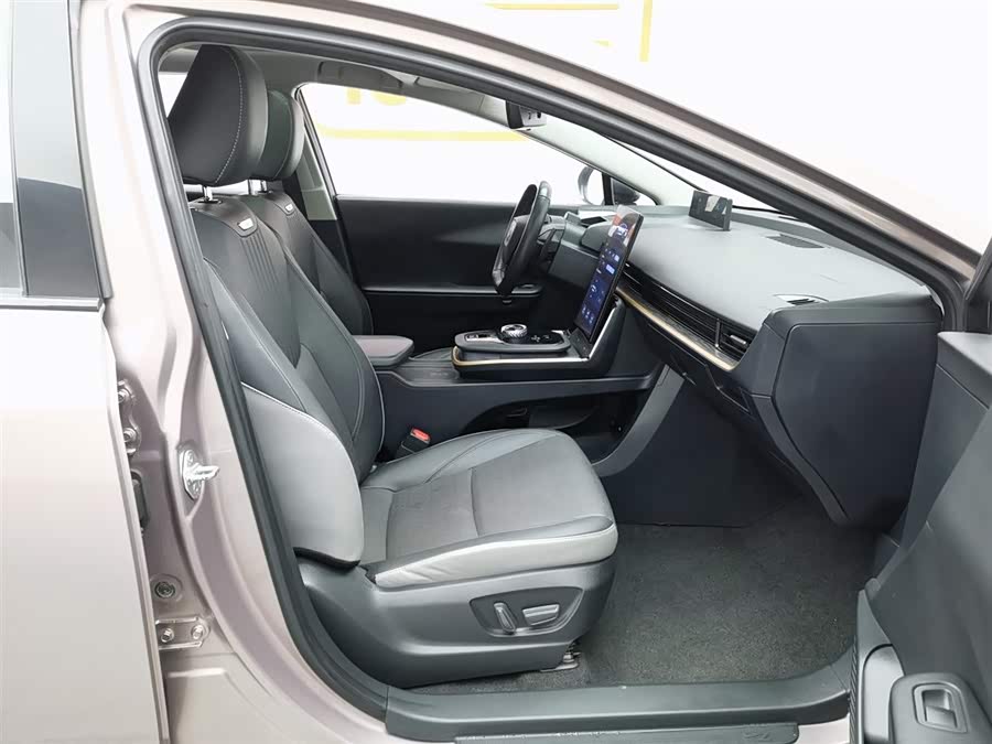 Toyota bZ3 2023 immagine di auto #24