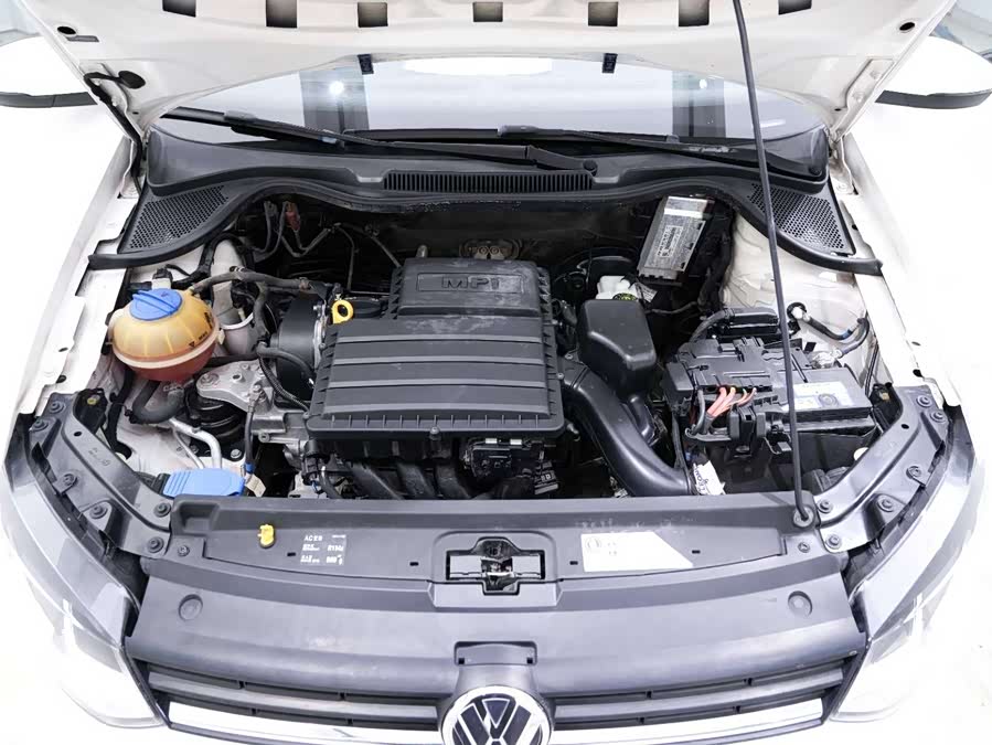 Volkswagen Polo 2016 car image #24