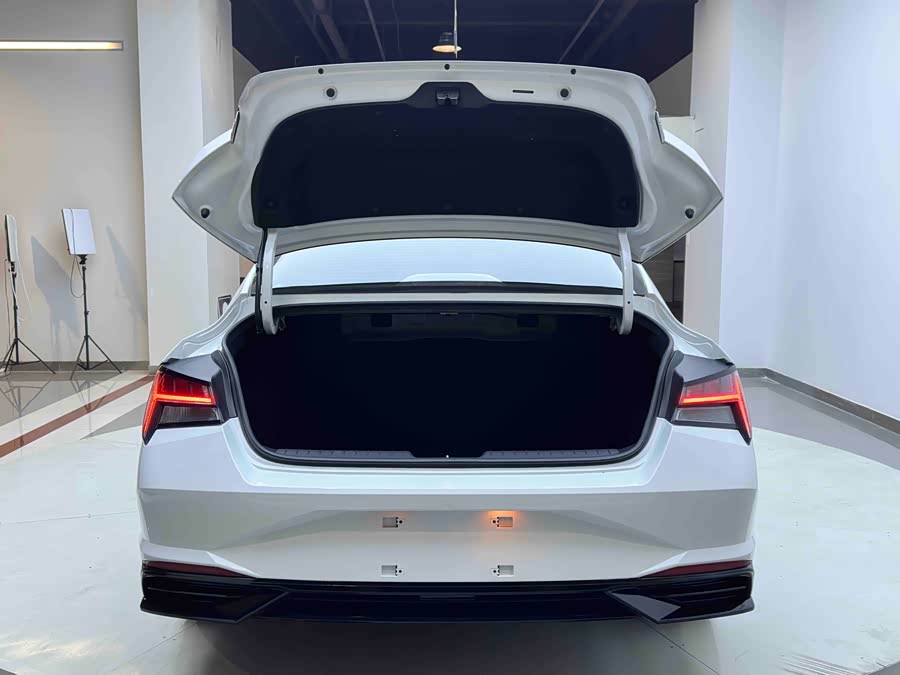 现代 伊兰特 2022 汽车图片 #24