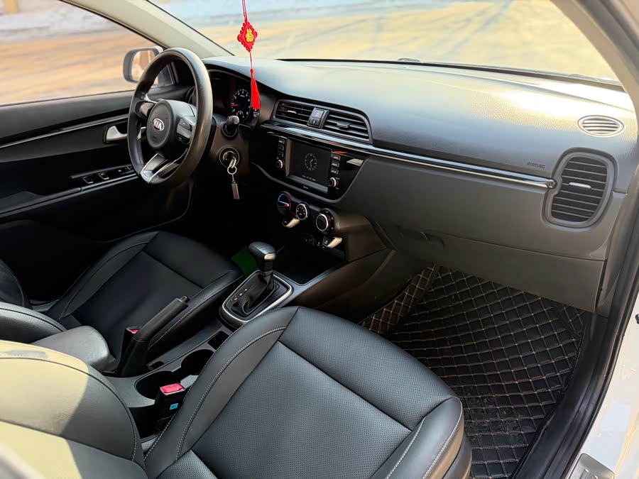 Kia K2 2018 imagen de coche #24