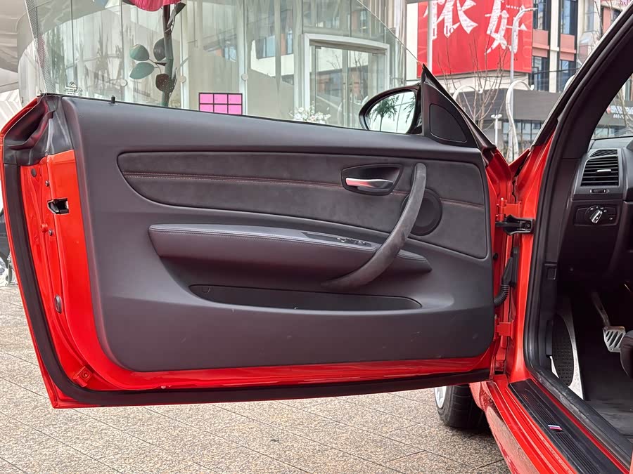 BMW 1 Series M 2012 car image #24