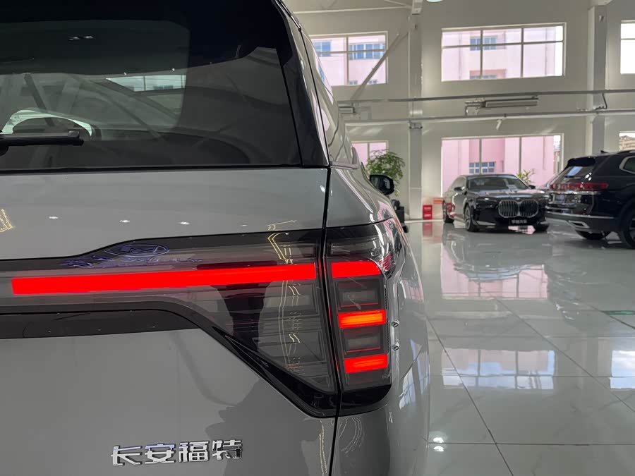 Ford Edge 2024 immagine di auto #24