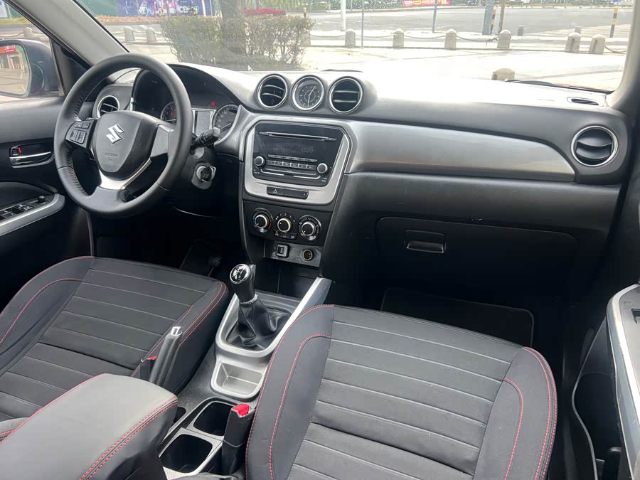 铃木 维特拉 2015 汽车图片 #24