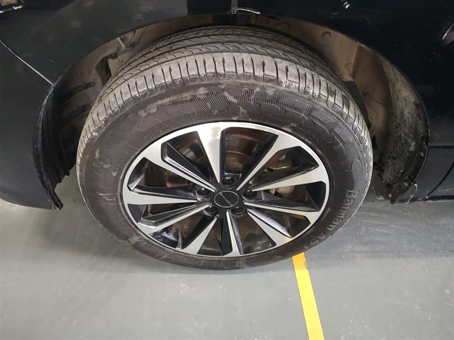 Forthing M7 2023 صورة سيارة #24