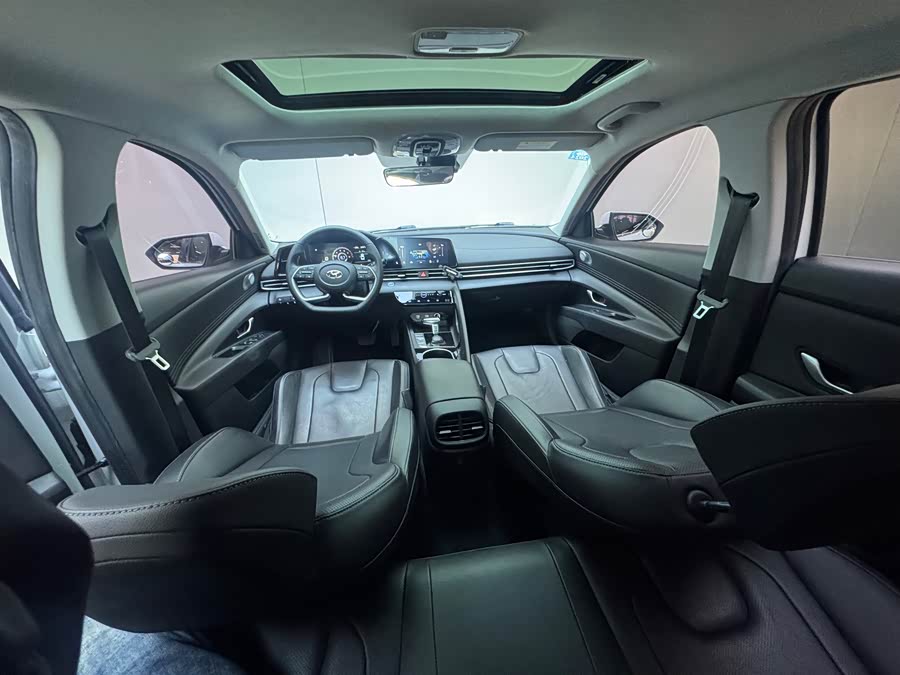 Hyundai Elantra 2022 car image #24