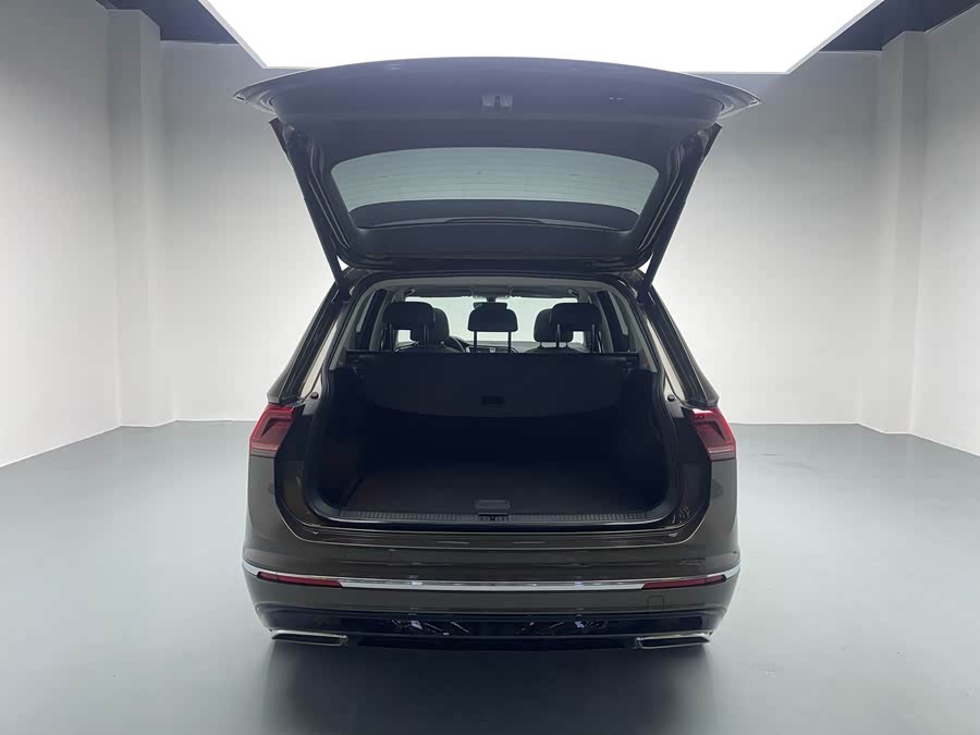 Volkswagen Tiguan L 2020 car image #24